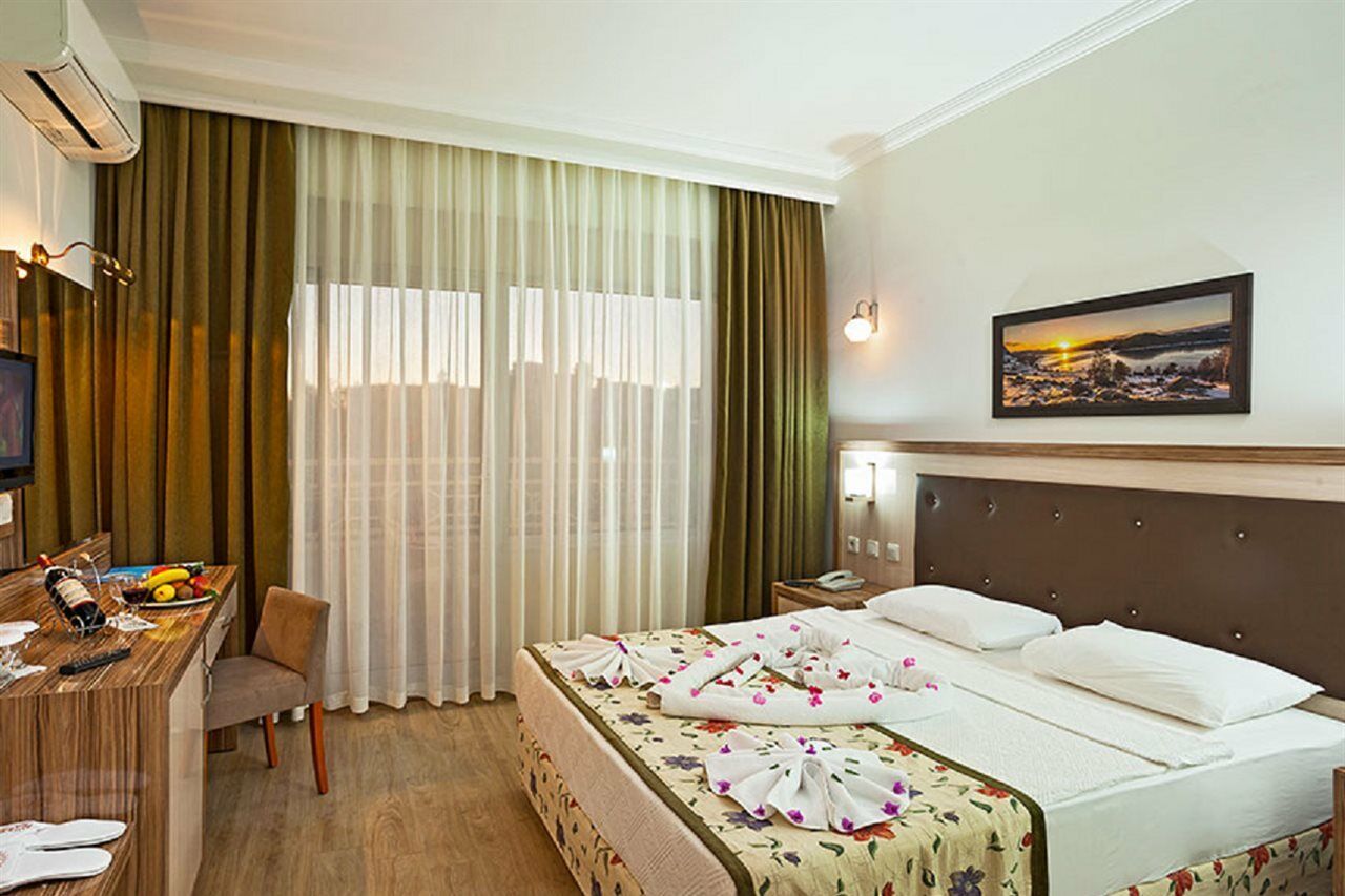 Venus Hotel Side Esterno foto